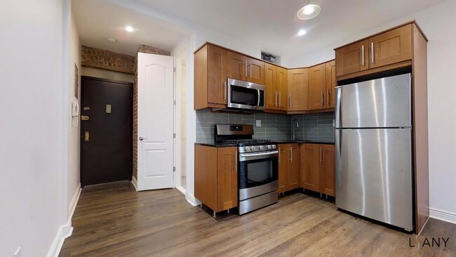 Building Photo - 2475 Hughes Ave