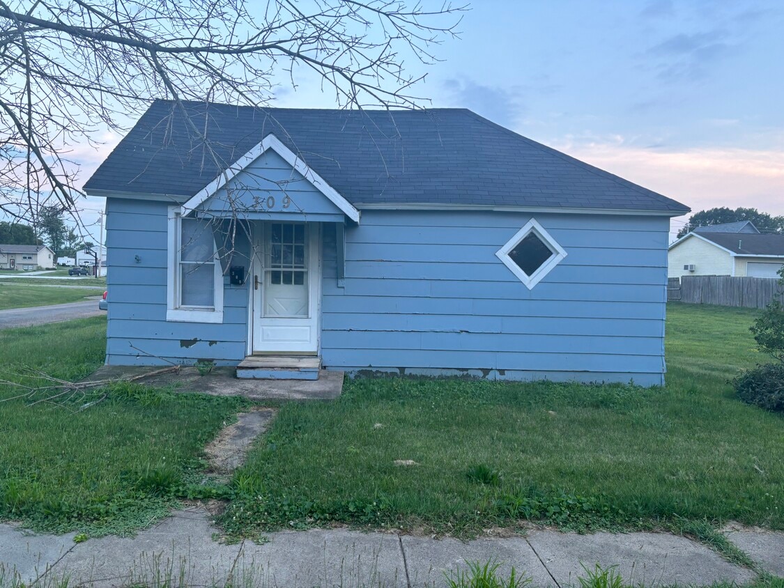 Primary Photo - 309 E Monroe St