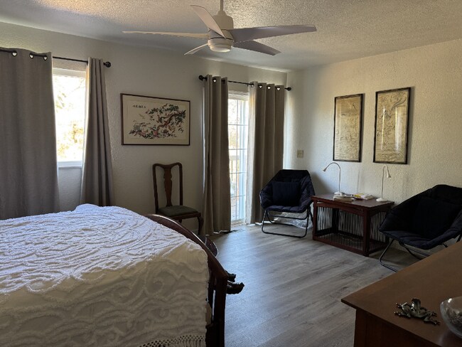 Foto del edificio - 23256 Lone Pine Dr