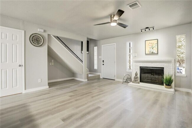 Building Photo - 1810 River Crossing Cir