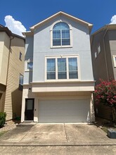 Building Photo - 3209 Clearview Cir