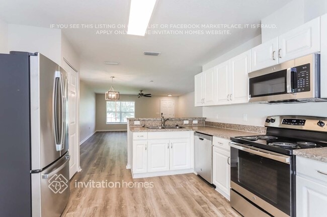 Building Photo - 11118 Hidden Breeze Dr