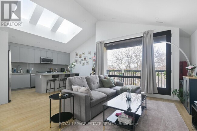 Photo du bâtiment - 506 Scarborough Rd