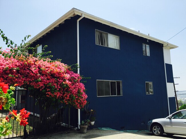 Building Photo - 3442 Glenalbyn Dr