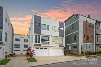 Building Photo - 1004. Greenleaf Ave