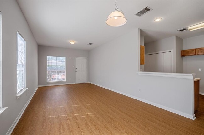 Building Photo - 2300 S Bagdad Rd