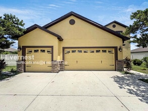 Building Photo - 2318 Sebago Dr