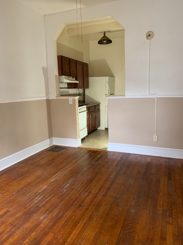 Building Photo - 4502 Fernhill Ave