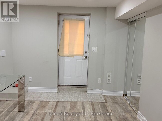 Photo du bâtiment - 16 Provost Trail