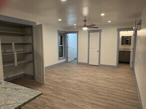 Building Photo - 621 4th St