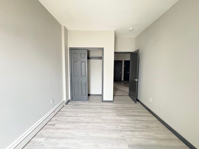 305 Magnolia Ave 6 - 307 Magnolia Ave