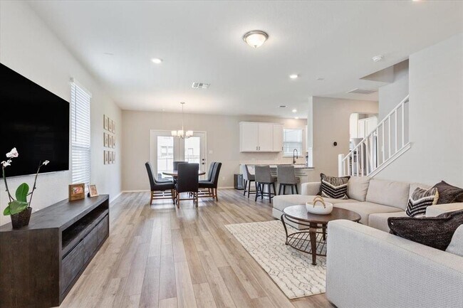 Building Photo - 213 Sweet Autumn Dr