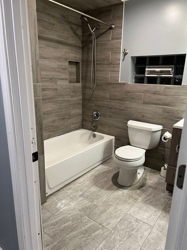 Foto del edificio - 214 Chicago Ave