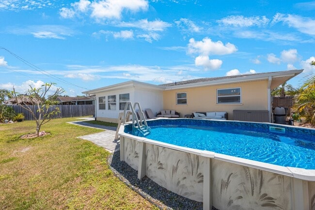 Photo - 11700 81st Ave (Seminole, FL) Apartment