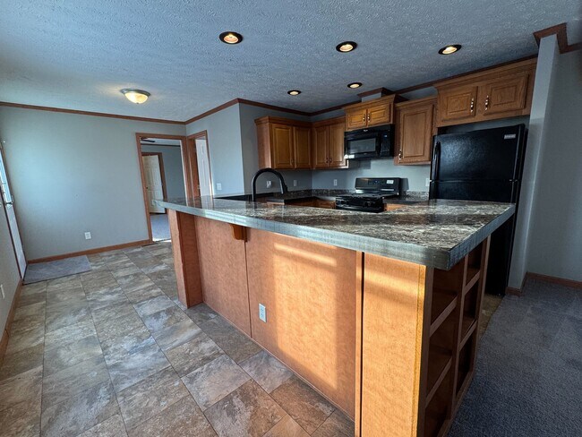 Building Photo - 2021 Lark Ln NW