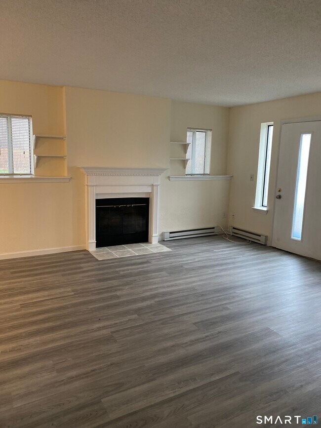 Foto del edificio - 925 Oronoke Rd