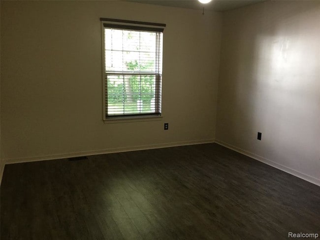 Building Photo - 186 Barrington Cir