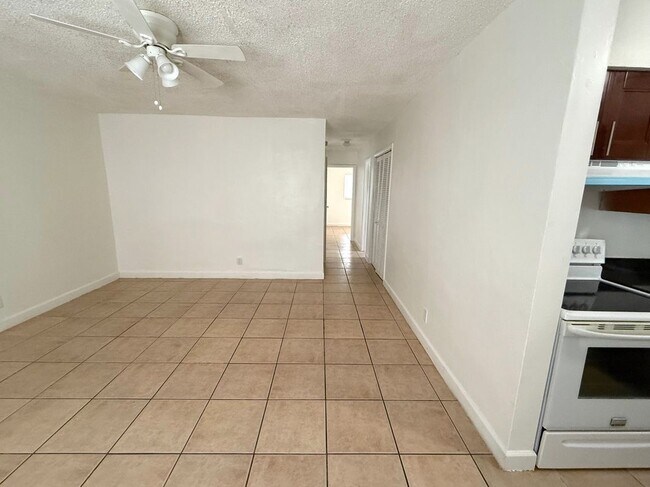 Foto del edificio - 5224 NW 16th St