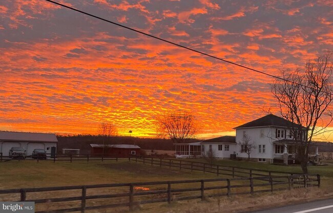 Foto del edificio - 12785 Valley Rd