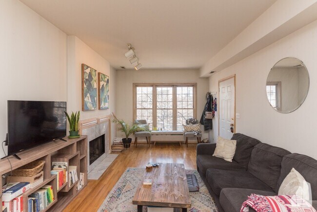 Foto del edificio - 1110 N Marshfield Ave
