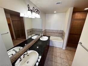 Building Photo - 2405 W Serene Ave