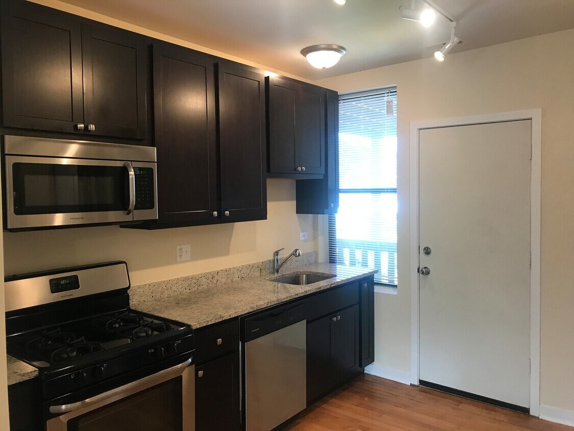 Foto principal - 6603 N Campbell Ave