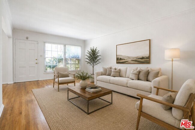 Foto del edificio - 8551 Holloway Dr
