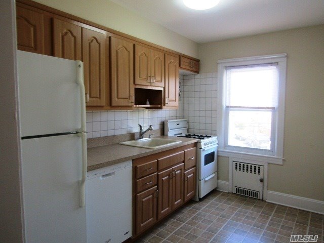 Foto del edificio - 230-30 87th Ave