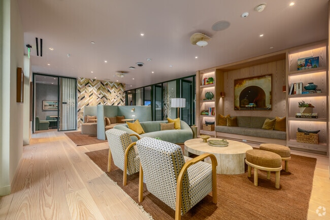 Interior Photo - 700 Broadway