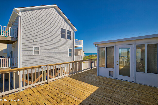 Building Photo - 221 Topsail Rd