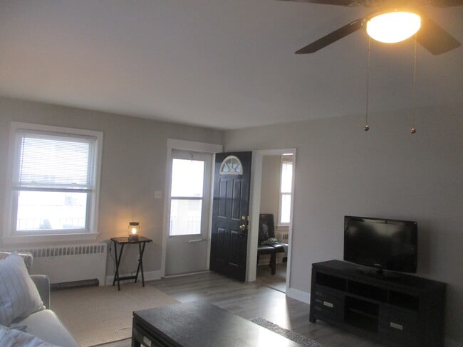 Sala de estar - 11 S Gladstone Ave