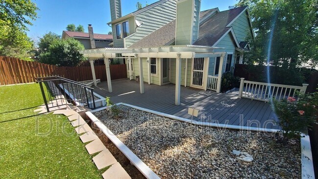 Foto del edificio - 4385 Rio Poco Rd