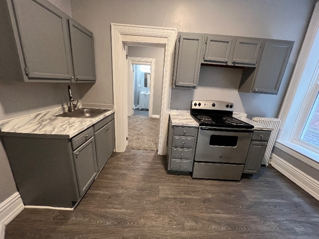 Building Photo - 176 Remsen St