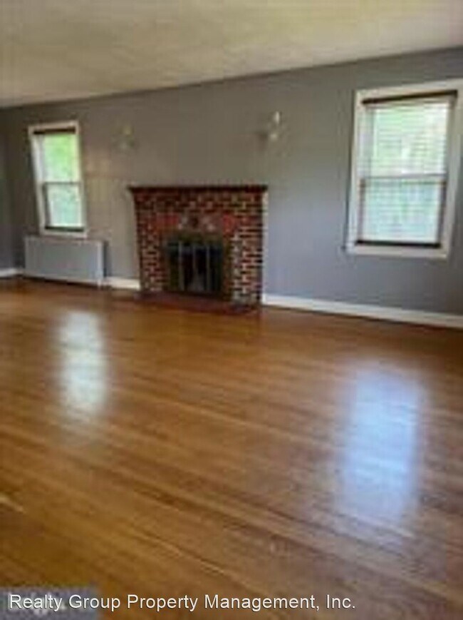 Building Photo - 5 br, 3.5 bath House - 8 Mannakee St.