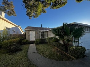 Building Photo - 909 Breton Dr