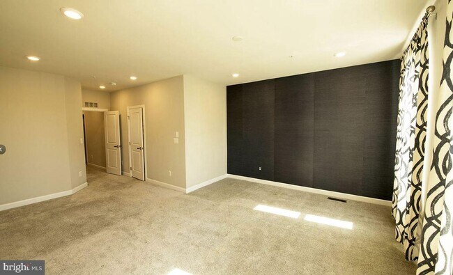 Building Photo - 13214 Woodland Park Rd