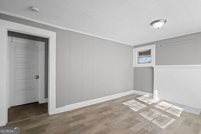 Foto del edificio - 1971 Detroit Ave NW