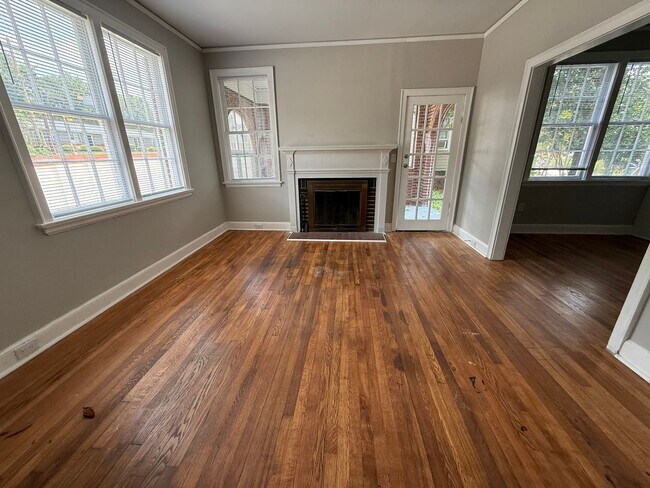 Foto del edificio - 3428 Rosewood Dr
