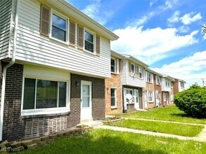 Building Photo - 430 Canton Rd