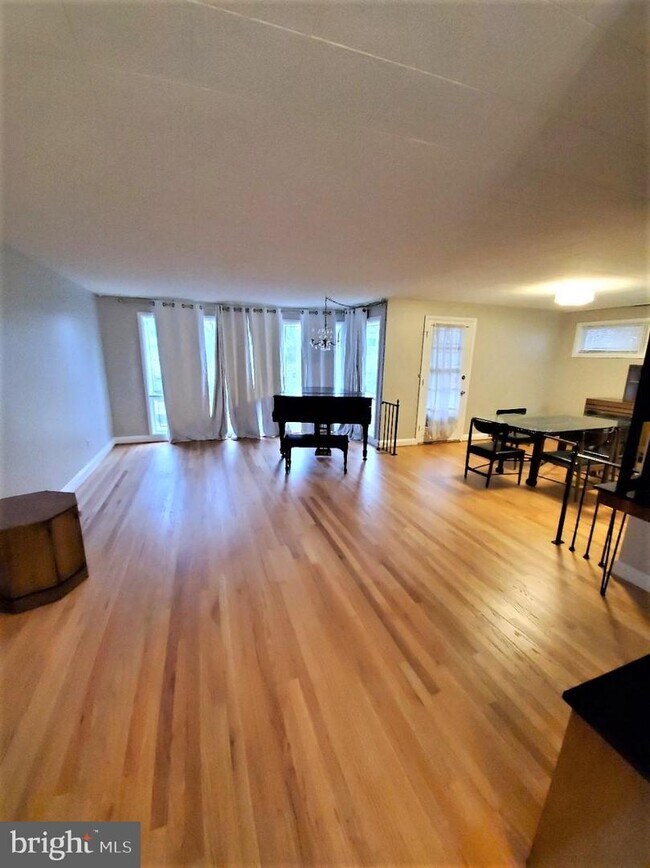 Foto del edificio - 3219 Northbrook Rd
