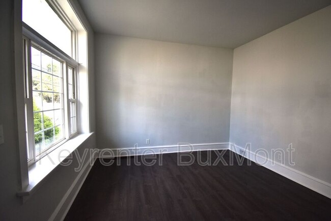Building Photo - 1544 Chichester Ave
