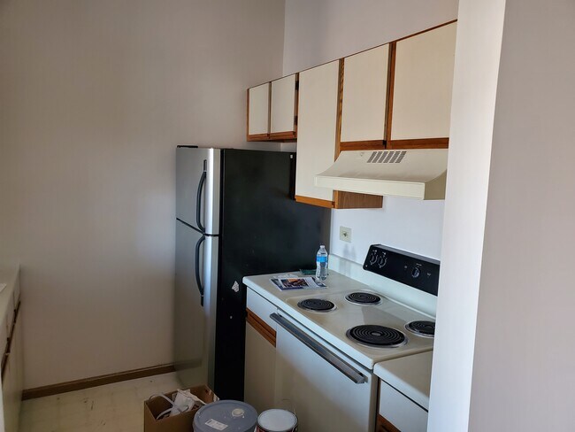 Building Photo - 1354 Cunat Ct