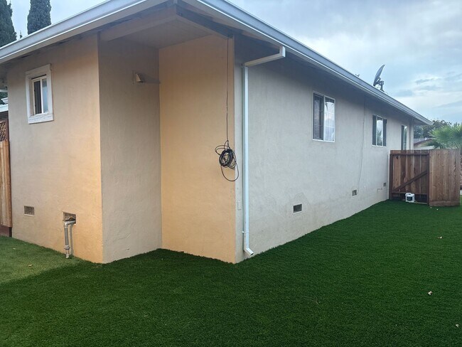 Building Photo - NEW BRENTWOOD CONSTRUCTION ADU! HIGHLY UPGRADED NEW KITCHEN & BATHROOM! 3 BEDROOMS & 1 BATHROOM! ...