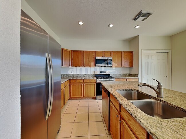 Foto del edificio - 26139 Flinton Dr