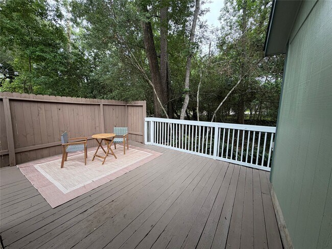 Foto del edificio - 1 Laurel Oak Pl