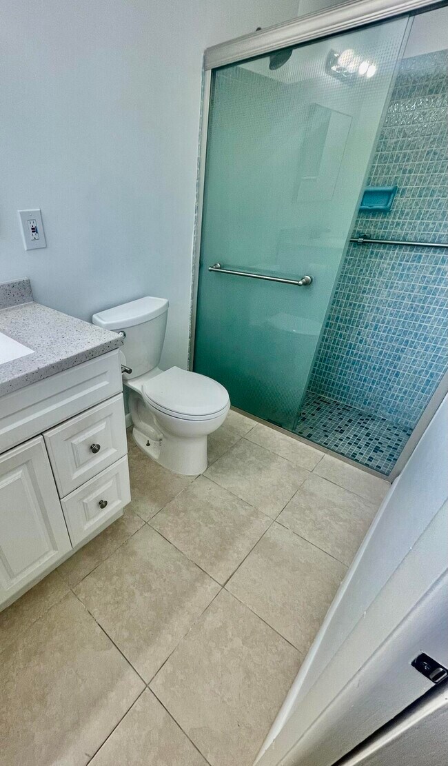 Foto del edificio - 2521 Emory Dr W