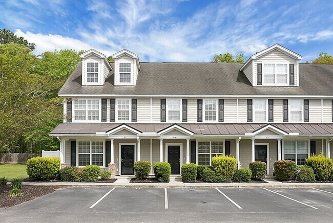 Building Photo - 215 Hemingway Cir