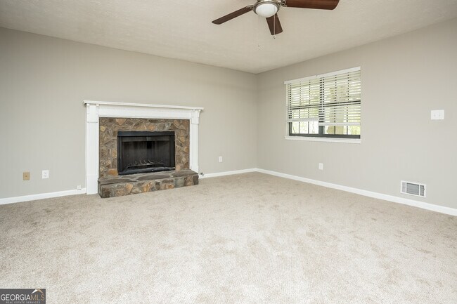 Foto del edificio - 140 Paces Way