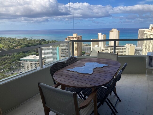 additional 133 ft.² of lanai - 2600 Pualani Way