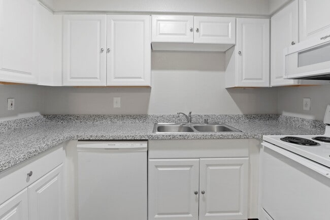 Building Photo - 3151 N Soaring Gulls Dr